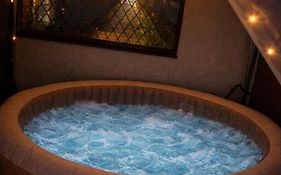 Alton Towers & Foxtail Barns & Oak Barns & Peak District